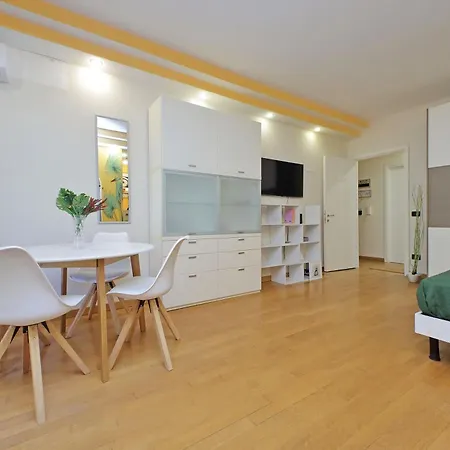 Eur Spinaceto Sensorial Loft Apartmán *